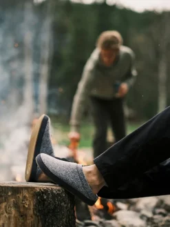 Tommy Bahama Men's OluKai® Hāmani Hulu Felt Mules Graphite New